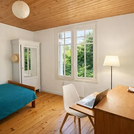 Bright House With Terrace And Garden Ferienhaus