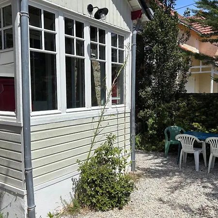 Bright House With Terrace And Garden Ferienhaus *