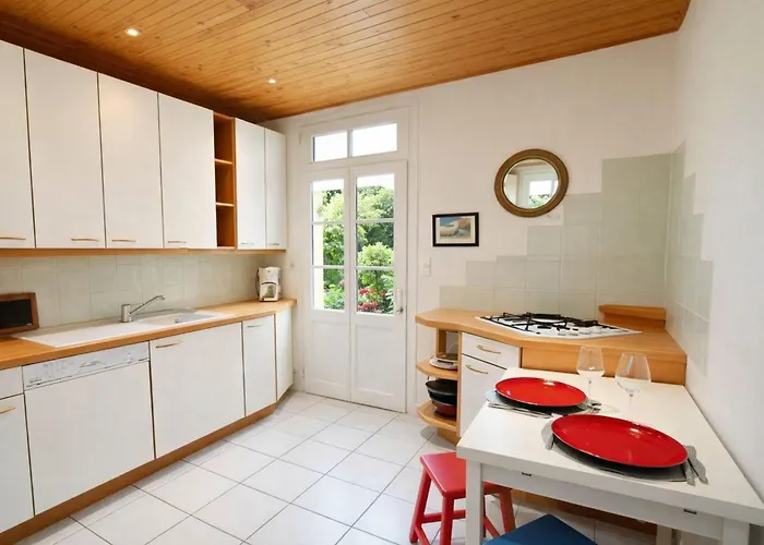 Holiday home Bright House With Terrace And Garden *