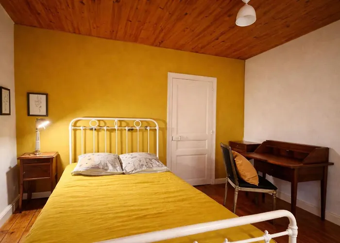 Bright House With Terrace And Garden *