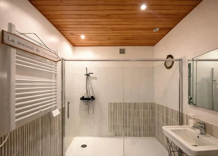 Bright House With Terrace And Garden *